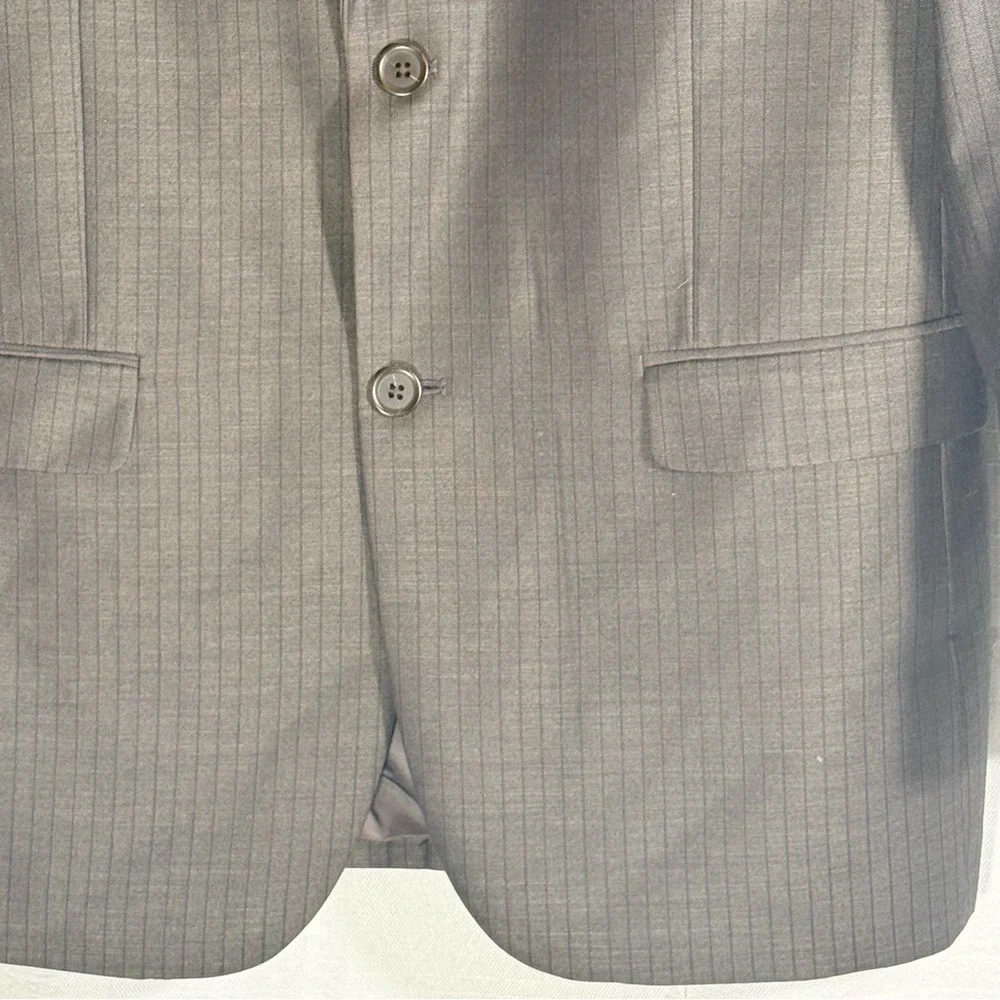 The Savile‎ Row Men's Dark Gray with black stripe Blazer size 40 R Double Vent